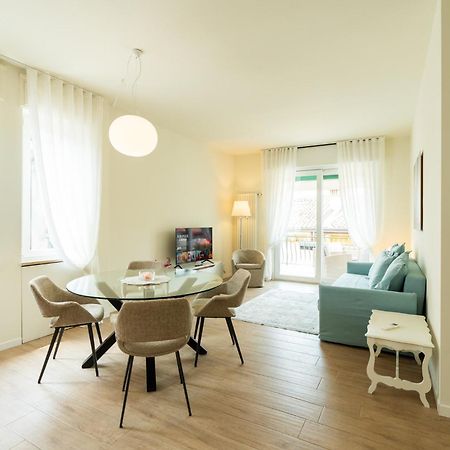 Domus Verona - Ampia Residenza Filippini A Pochi Passi Dall'Arena Luaran gambar