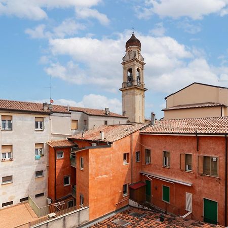 Domus Verona - Ampia Residenza Filippini A Pochi Passi Dall'Arena Luaran gambar