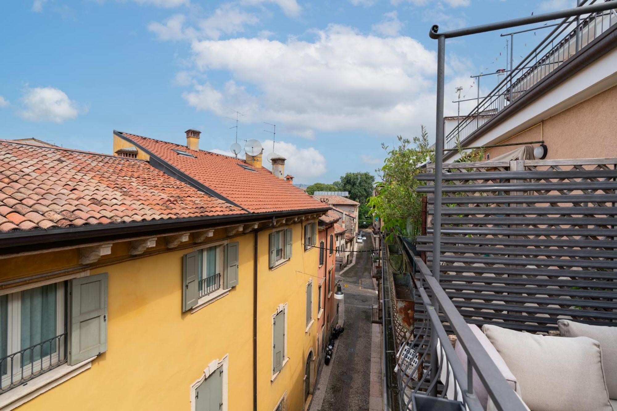 Domus Verona - Ampia Residenza Filippini A Pochi Passi Dall'Arena Bilik gambar