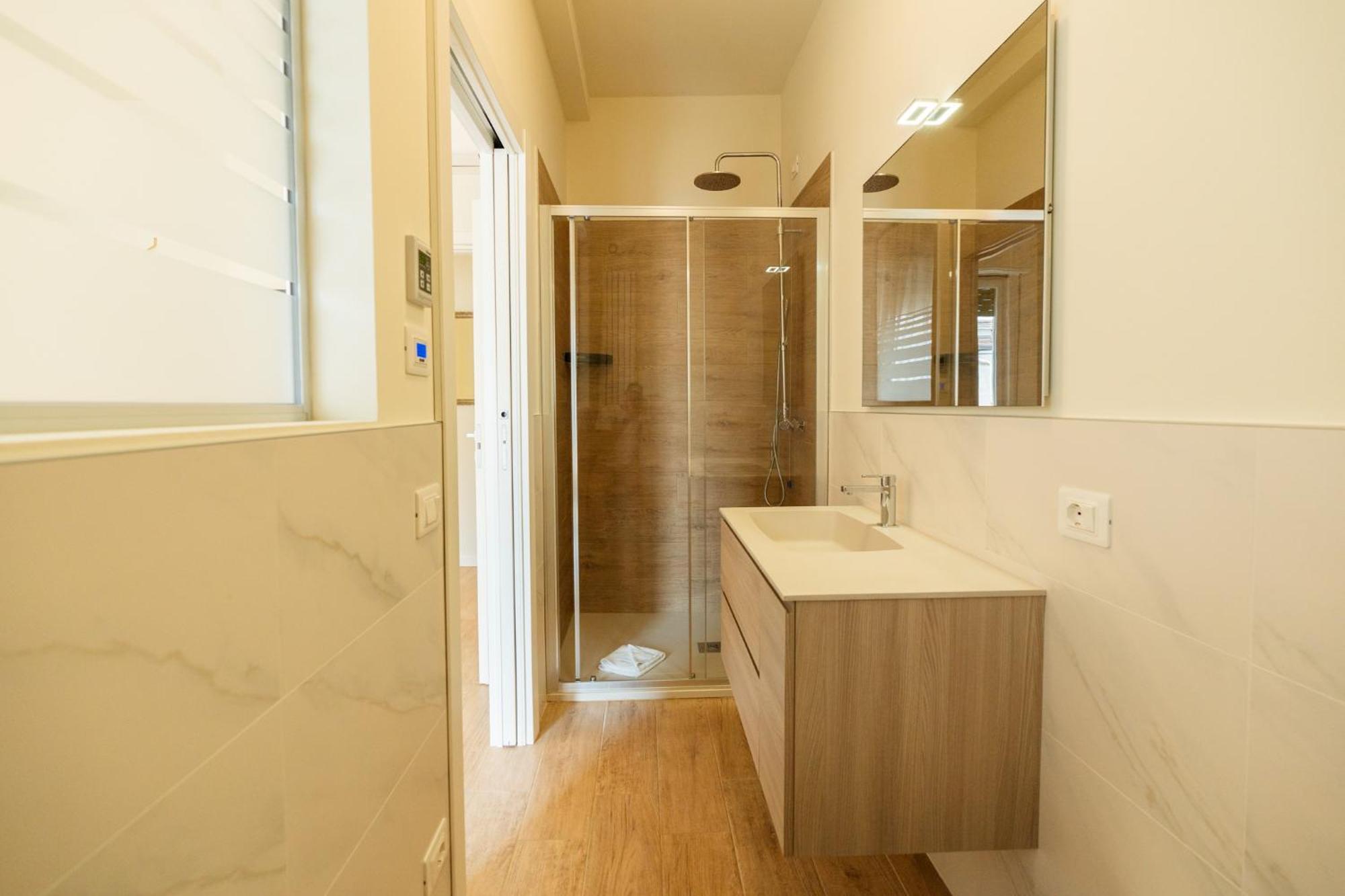 Domus Verona - Ampia Residenza Filippini A Pochi Passi Dall'Arena Luaran gambar