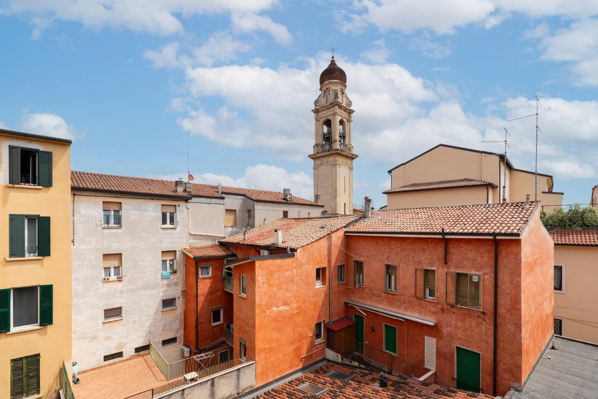 Domus Verona - Ampia Residenza Filippini A Pochi Passi Dall'Arena Luaran gambar