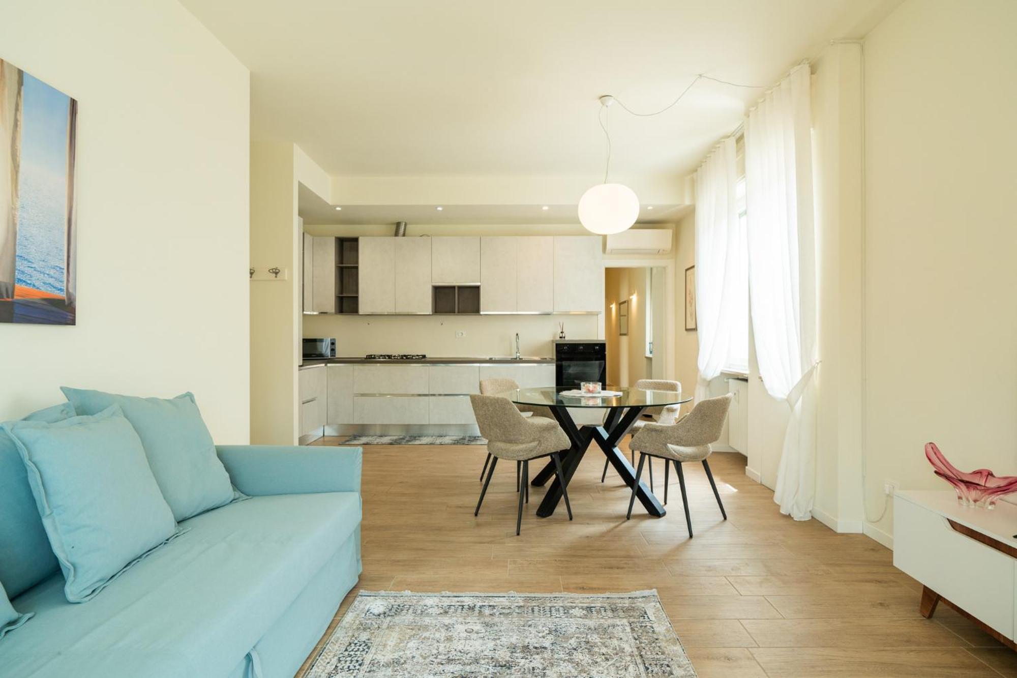Domus Verona - Ampia Residenza Filippini A Pochi Passi Dall'Arena Luaran gambar