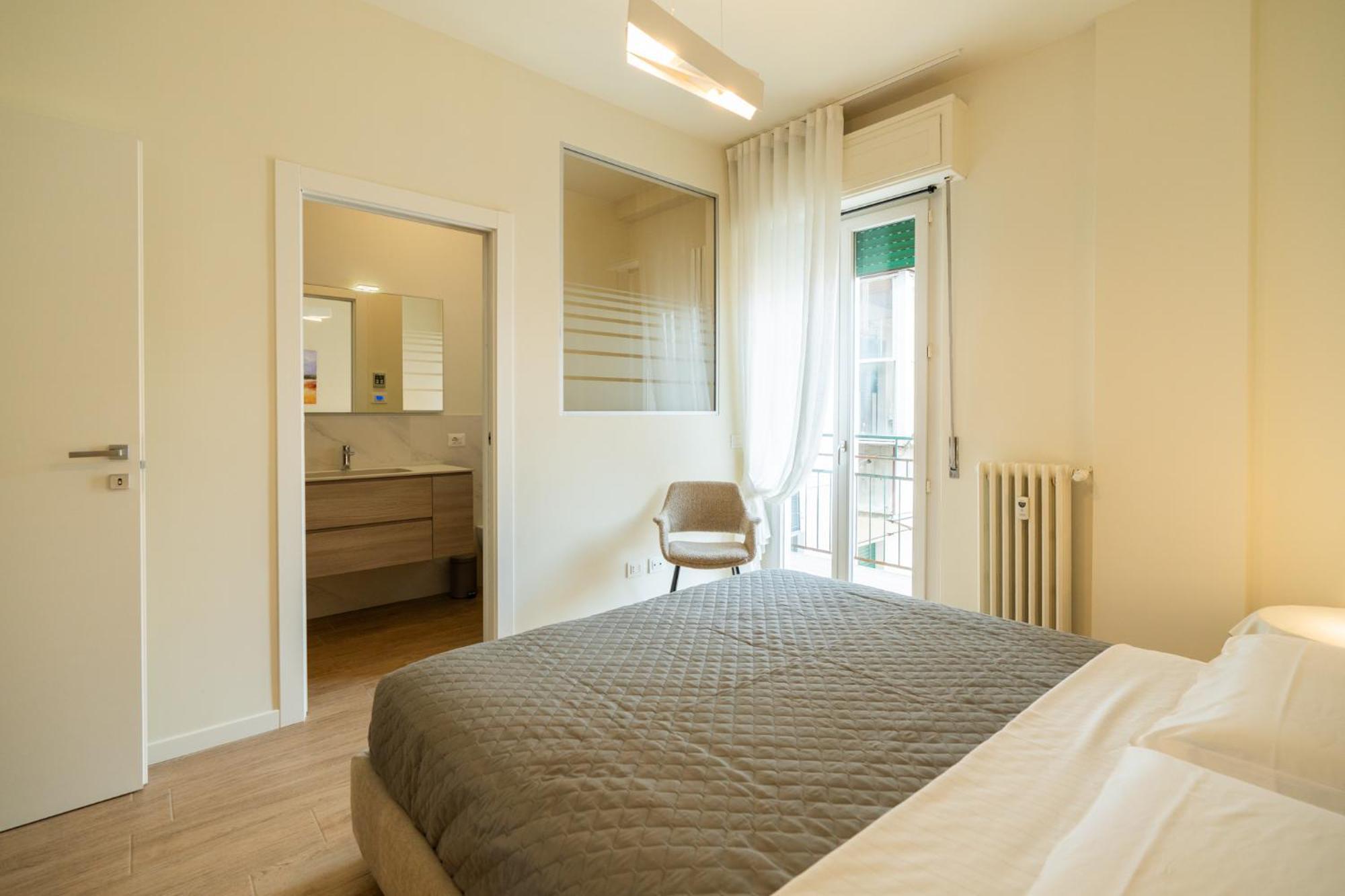 Domus Verona - Ampia Residenza Filippini A Pochi Passi Dall'Arena Luaran gambar